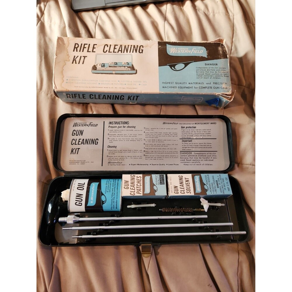 Vintage Wards Western Field .22 Cal Rifle Cleaning Kit Art No 14410 Plastic Case
